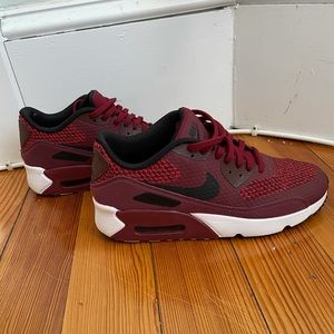 Nike AirMax Sneakers